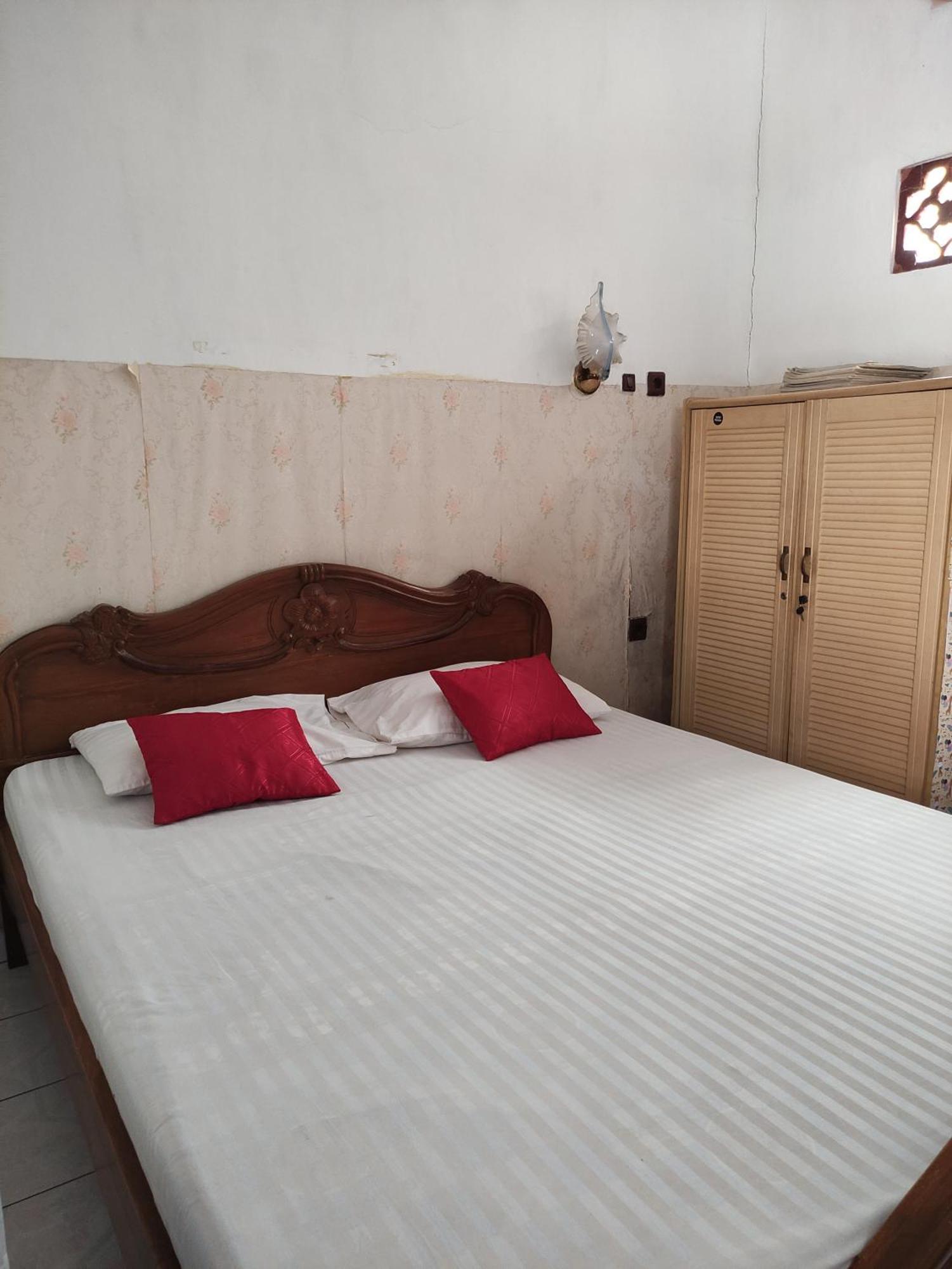 Fortuna Guest House Yogyakarta Exteriör bild
